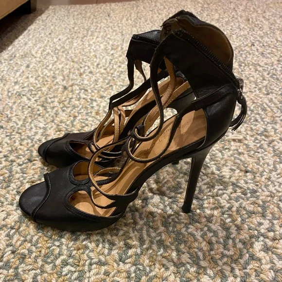 Designer - Picture 1 of 2